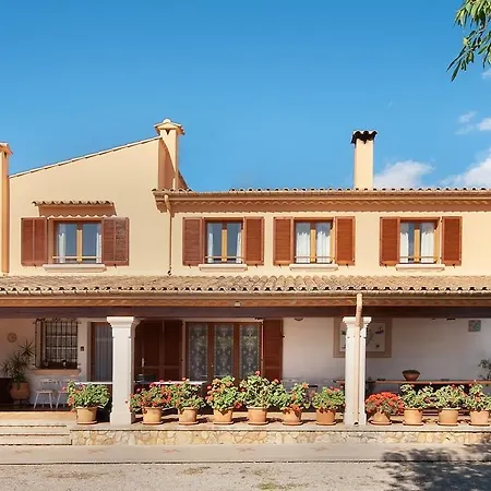 La Rosaleda Villa *